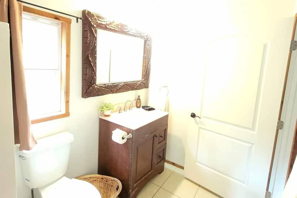 Photo of Bathroom in Pahoa