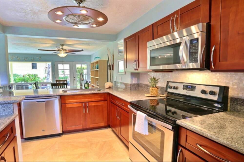 Photo of Kitchen in Downtown Lahaina