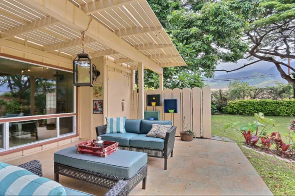 Photo of Patio Balcony in Downtown Lahaina