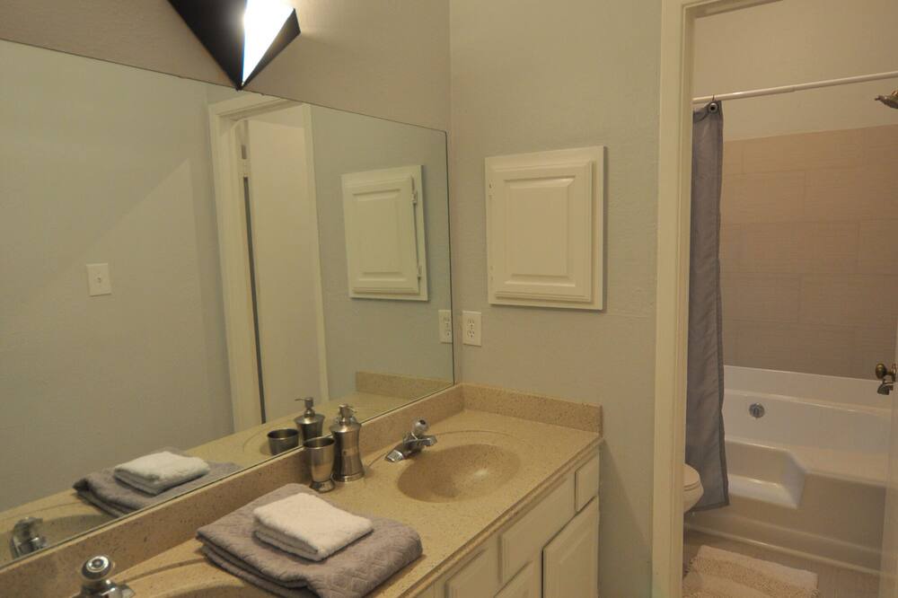 Photo of Bathroom in Wells Branch
