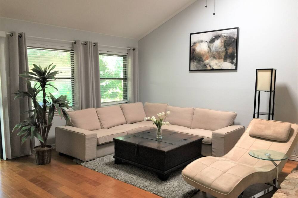 Photo of Bedroom in Wells Branch