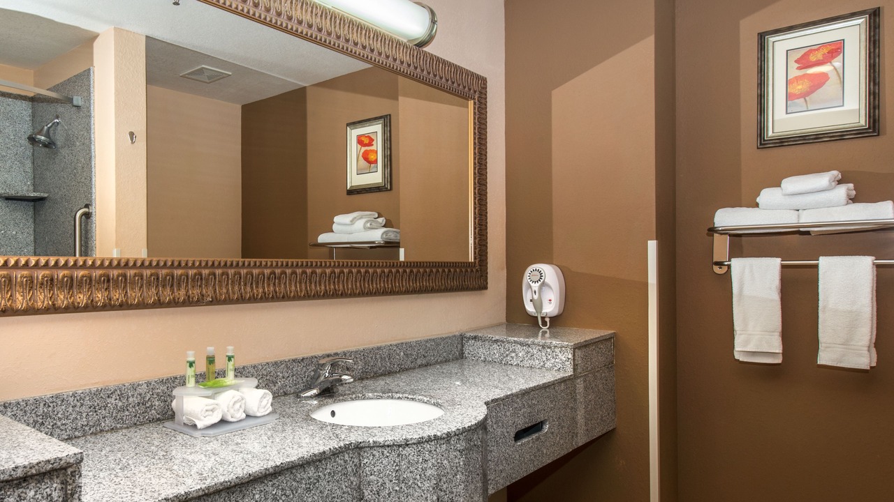Photo of Bathroom in Lavonia