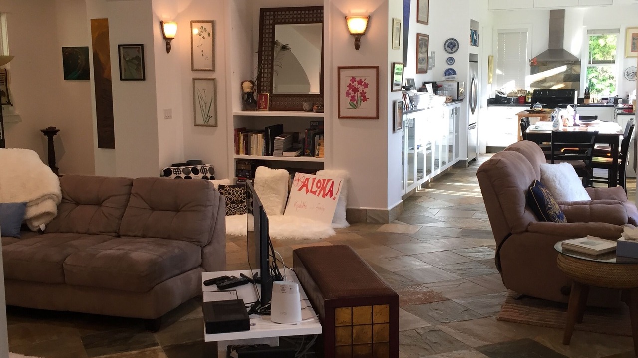Photo of Livingroom in Haiku