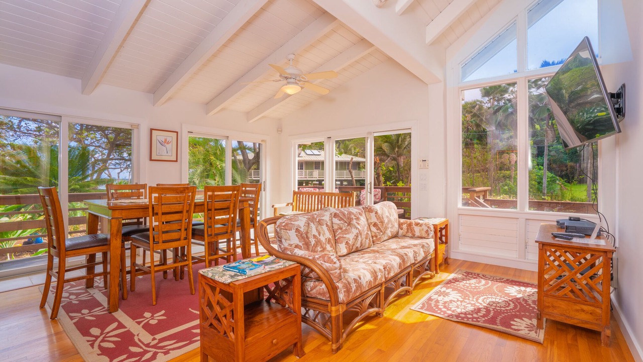 Photo of Livingroom in Kilauea