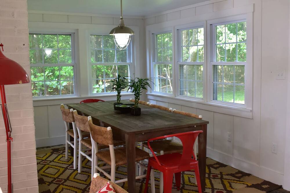 Photo of Livingroom in Point Lookout