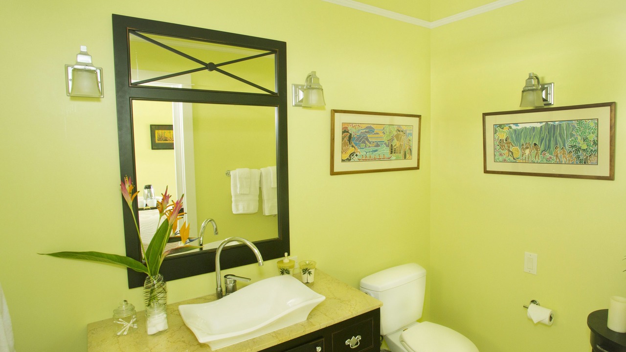 Photo of Bathroom in Wailuku Heights