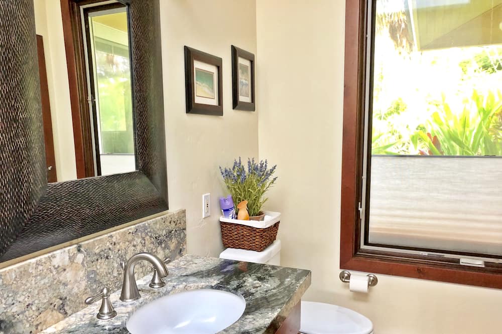 Photo of Bathroom in Kahului