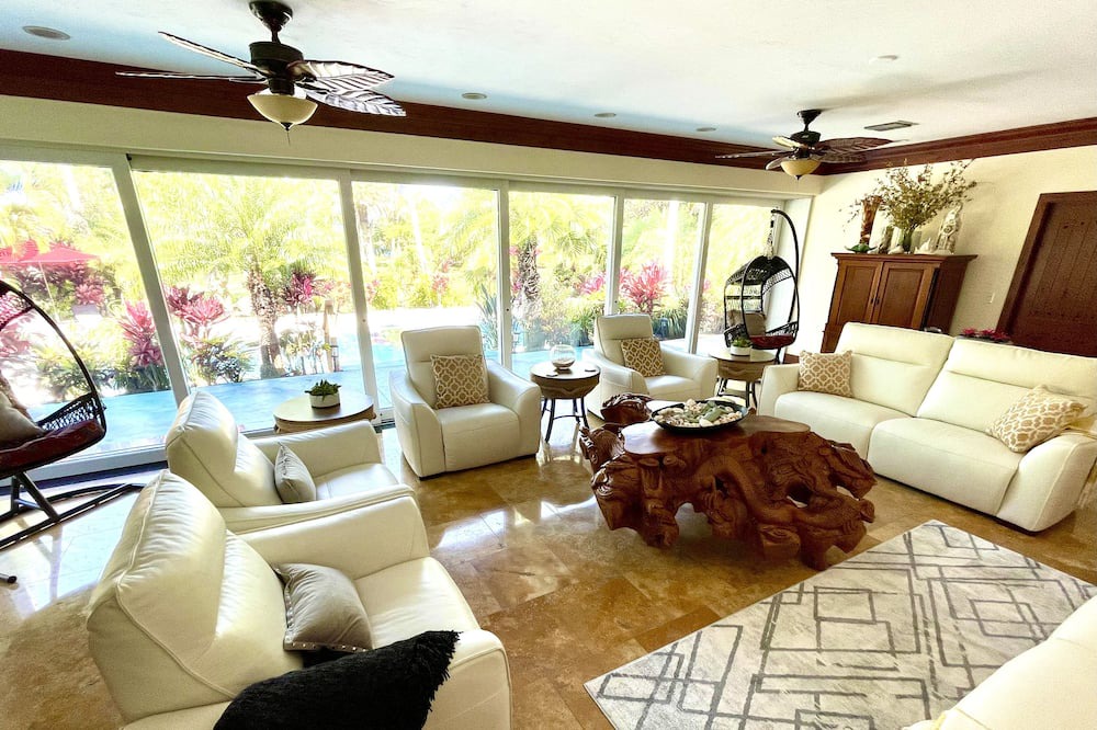 Photo of Livingroom in Kahului