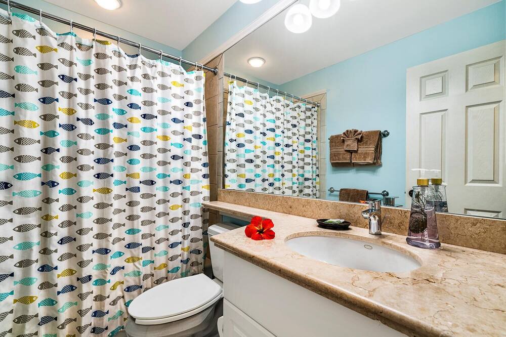 Photo of Bathroom in Waikoloa