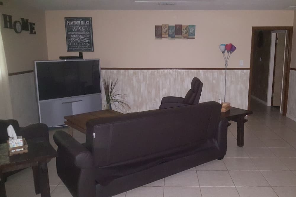 Photo of Livingroom in Dripping Springs