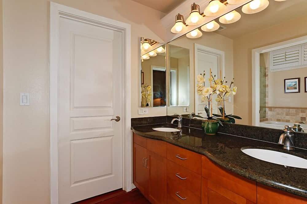 Photo of Bathroom in Ko Olina