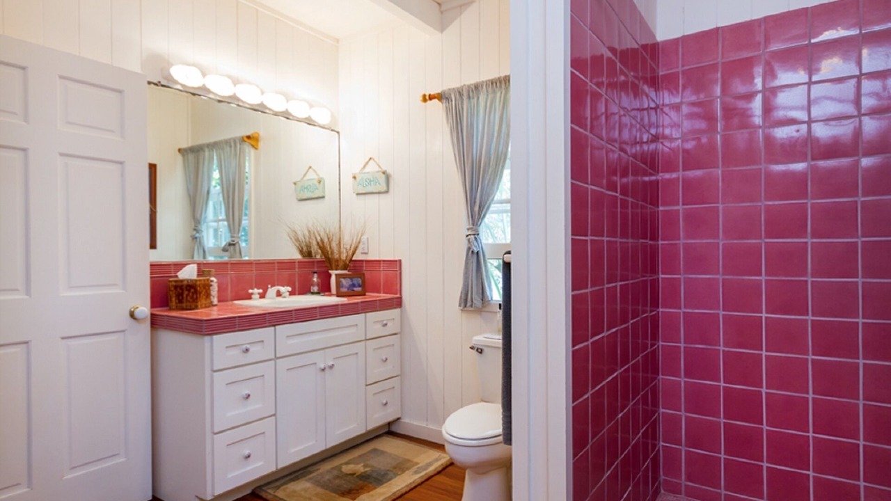 Photo of Bathroom in Haleiwa