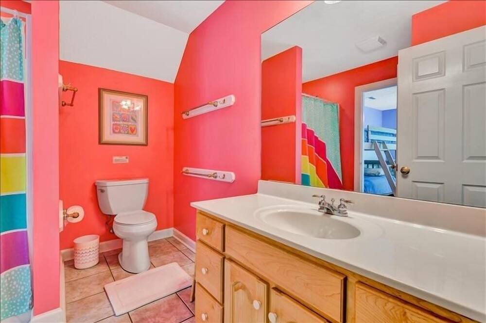 Photo of Bathroom in Huddleston