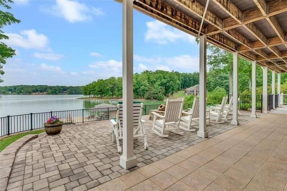 Photo of Outdoor in Huddleston