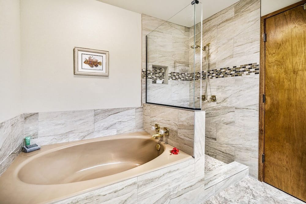 Photo of Bathroom in Waikoloa