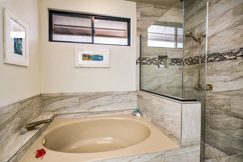 Photo of Bathroom in Waikoloa