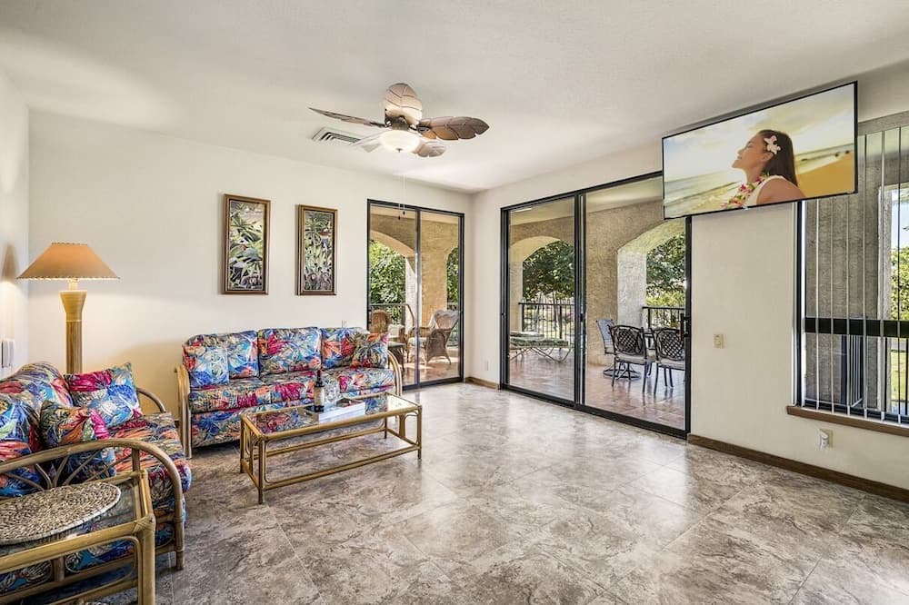 Photo of Livingroom in Waikoloa