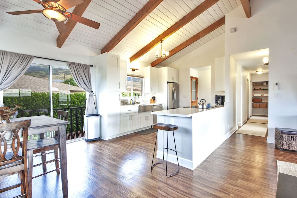 Photo of Bedroom in Downtown Lahaina