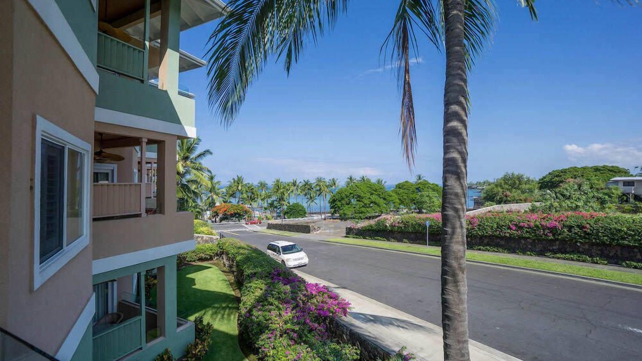 Photo of Outdoor in Kahaluu Bay