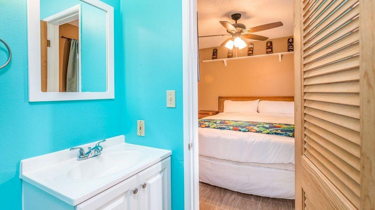 Photo of Bathroom in Historic Kailua Village