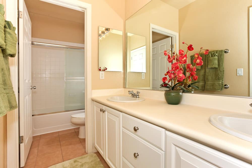 Photo of Bathroom in Ko Olina