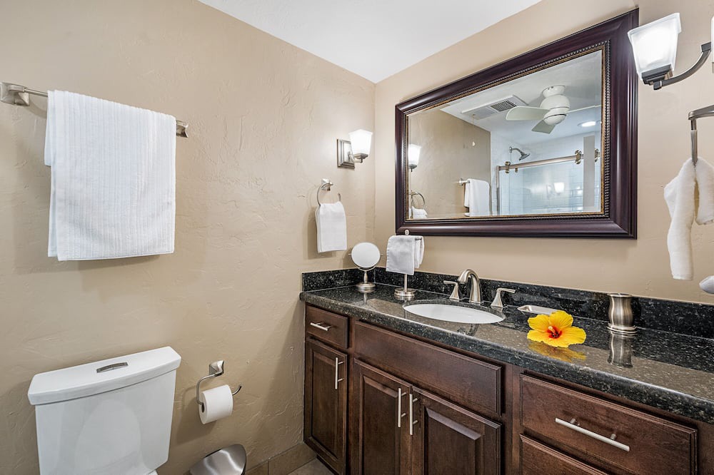 Photo of Bathroom in Historic Kailua Village