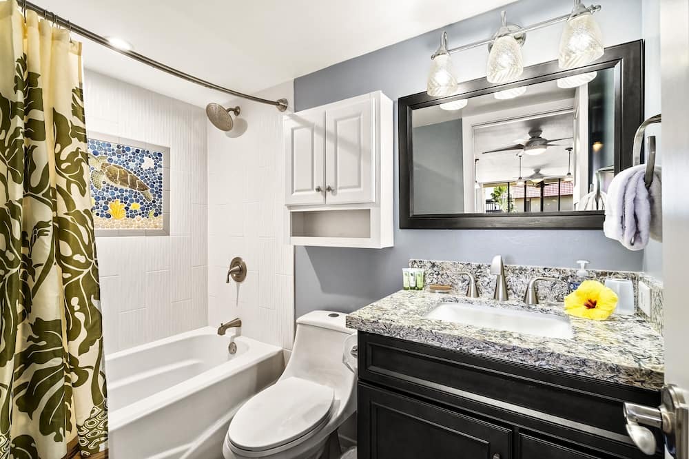 Photo of Bathroom in Historic Kailua Village