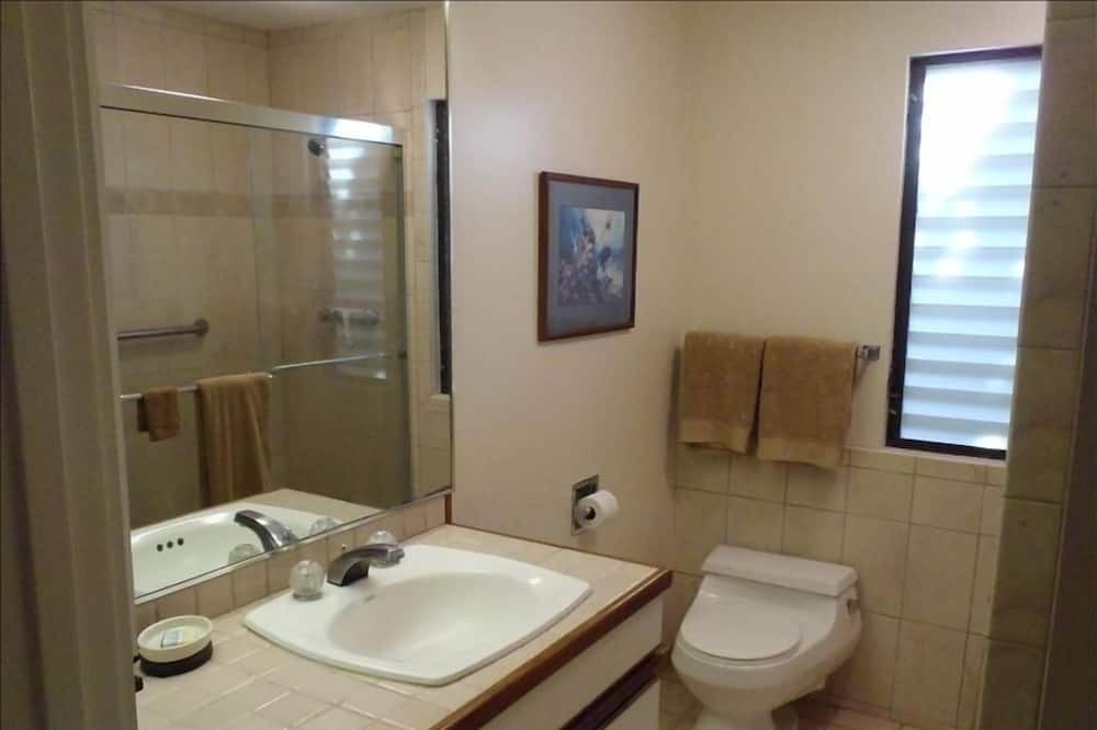 Photo of Bathroom in Wailea