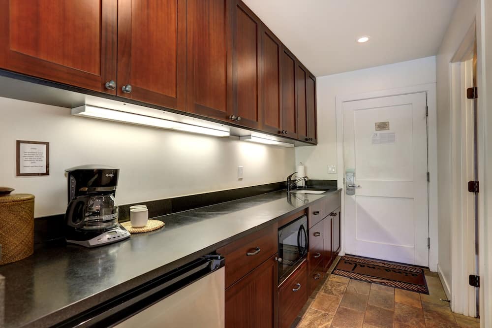 Photo of Kitchen in Historic Lahaina Front Street