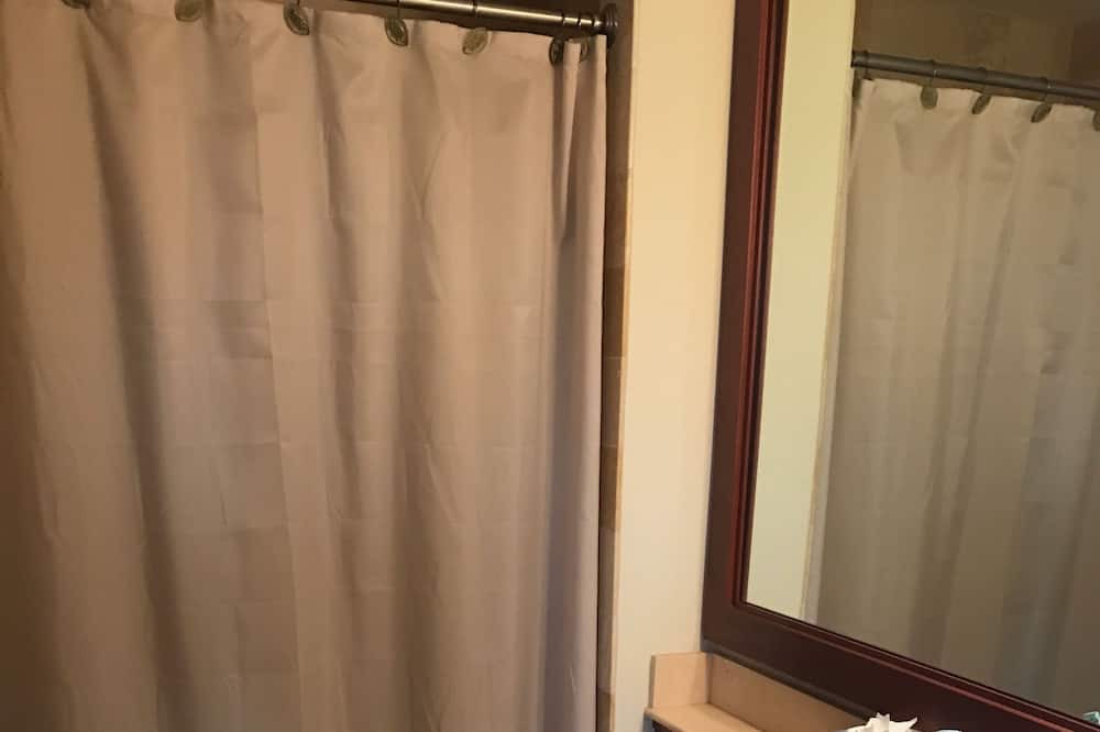Photo of Bathroom in Waikoloa