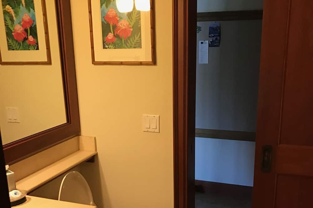Photo of Bathroom in Waikoloa