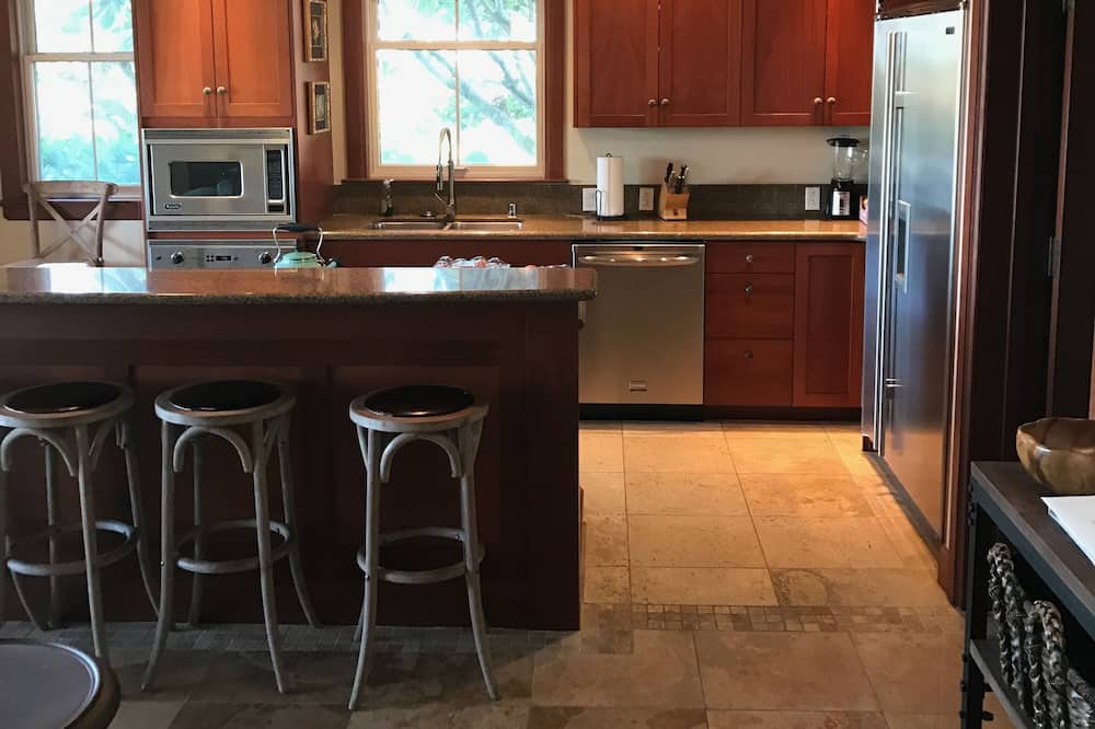 Photo of Kitchen in Waikoloa