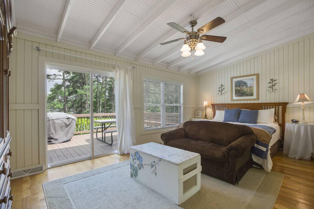 Photo of Livingroom in Fair Play
