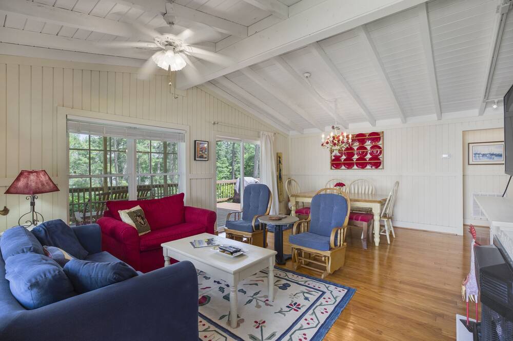 Photo of Livingroom in Fair Play