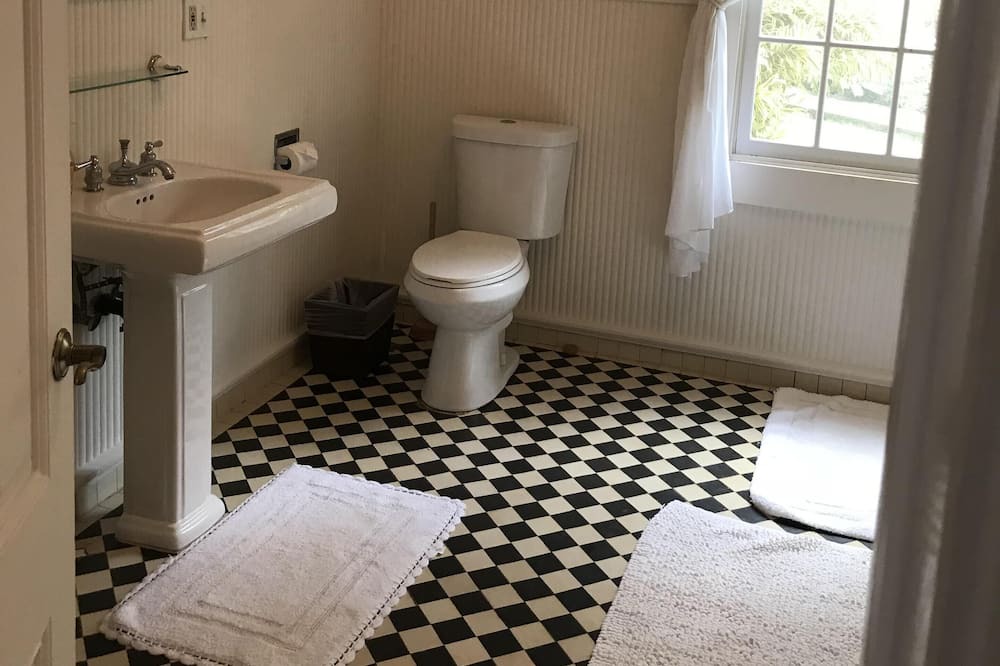 Photo of Bathroom in Hawi