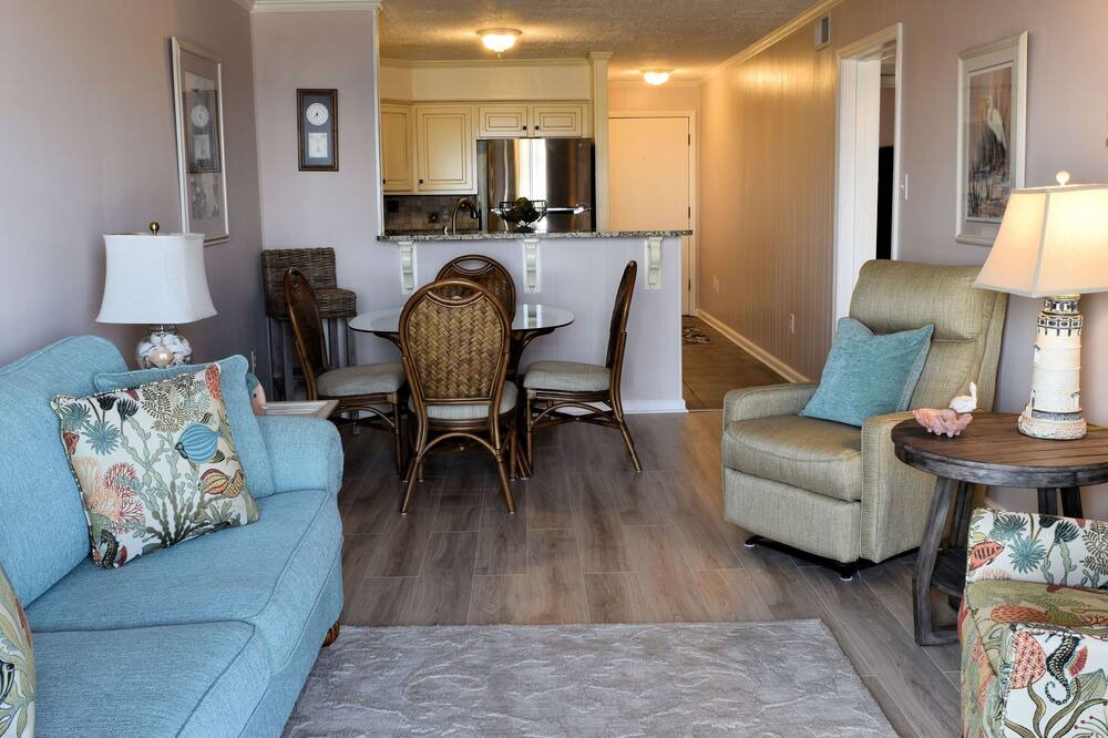 Photo of Livingroom in Ocean Drive