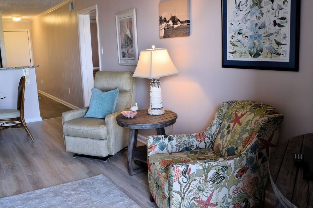 Photo of Livingroom in Ocean Drive