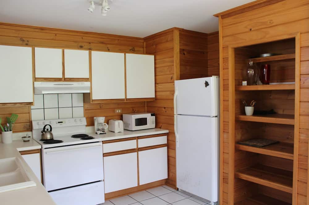 Photo of Kitchen in Nanawale Estates