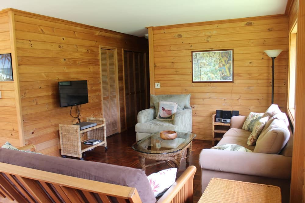 Photo of Livingroom in Nanawale Estates