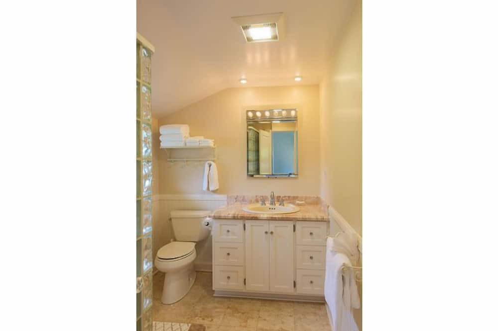 Photo of Bathroom in Kula