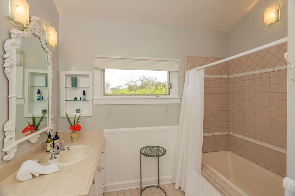 Photo of Bathroom in Kula