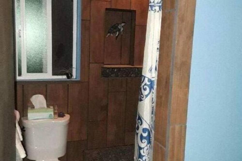 Photo of Bathroom in Fern Forest