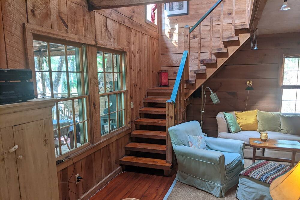 Photo of Livingroom in McClellanville