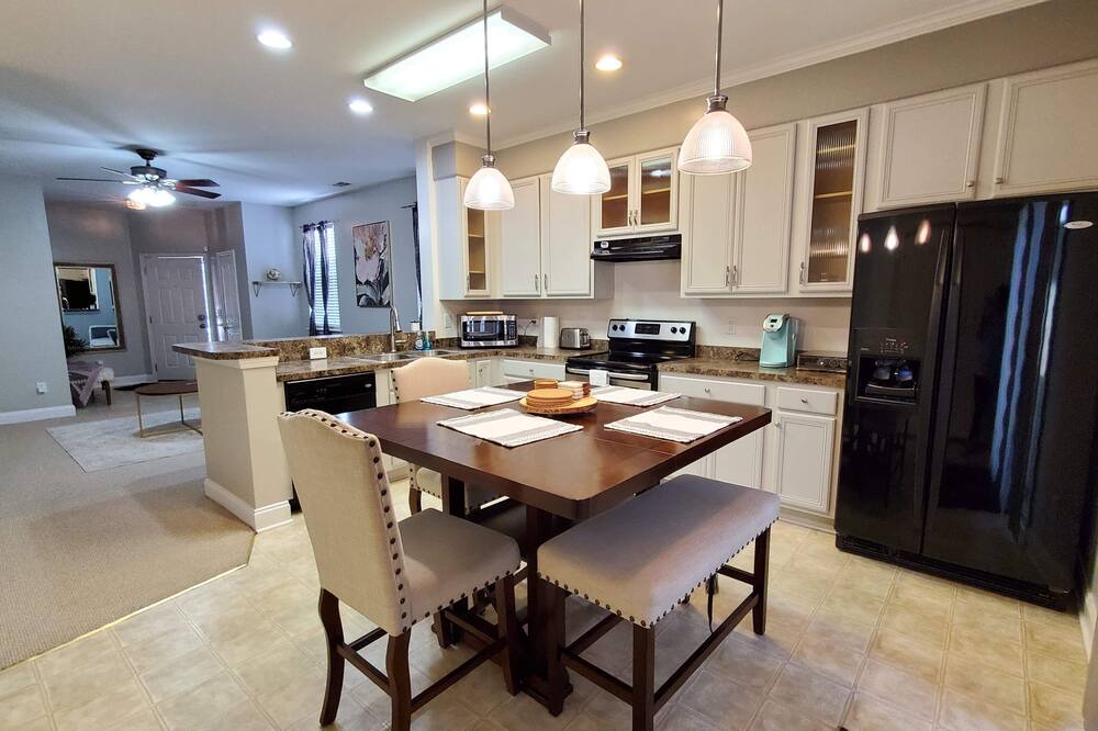 Photo of Kitchen in Huntcliff