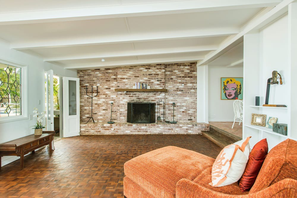 Photo of Bedroom in Portlock