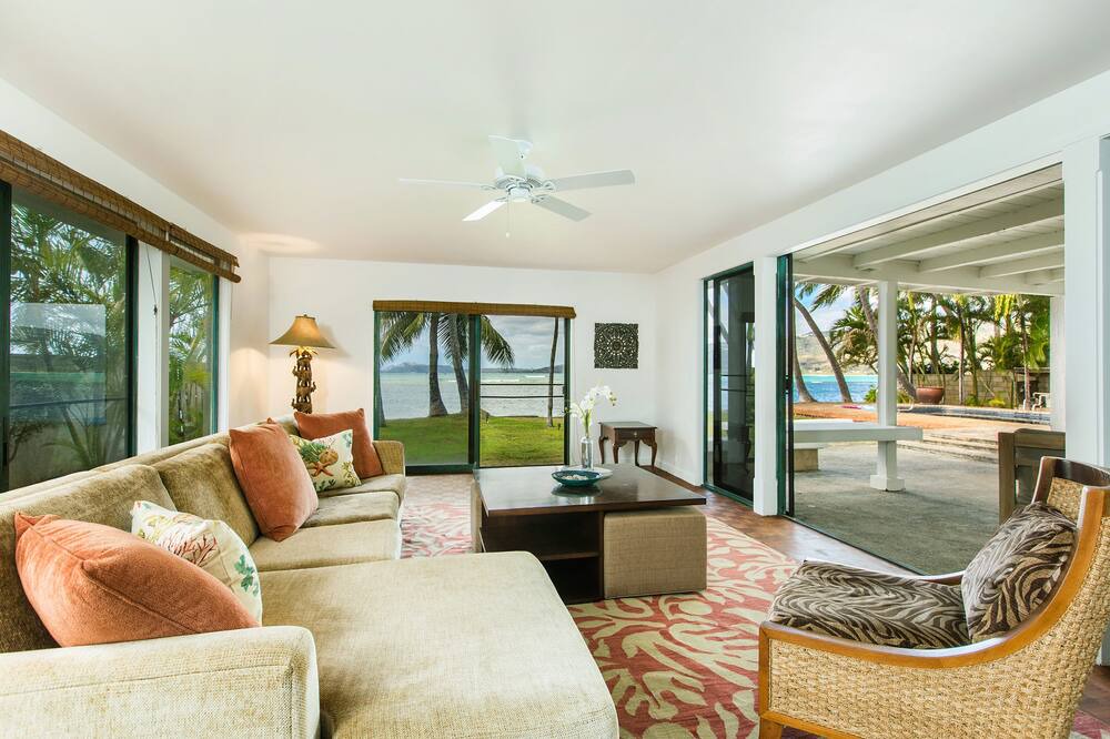 Photo of Bedroom in Portlock