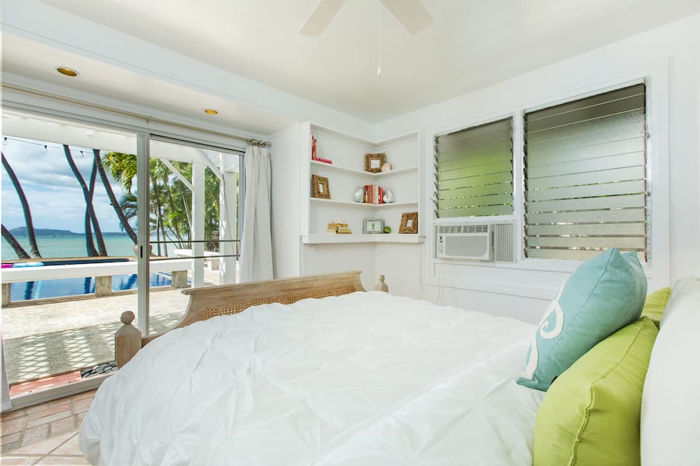 Photo of Bedroom in Portlock