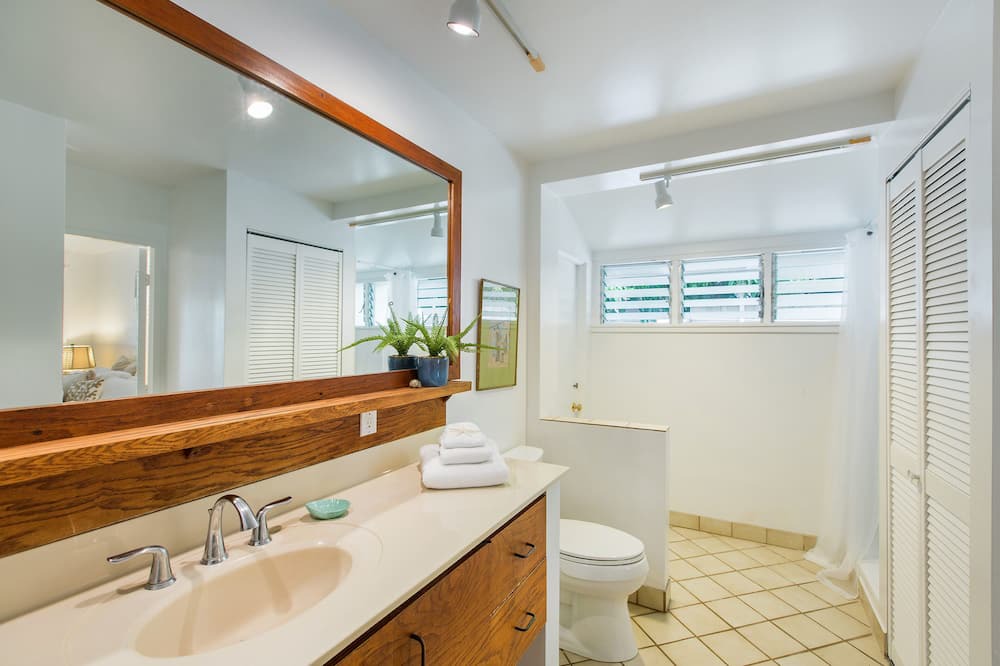 Photo of Bathroom in Portlock