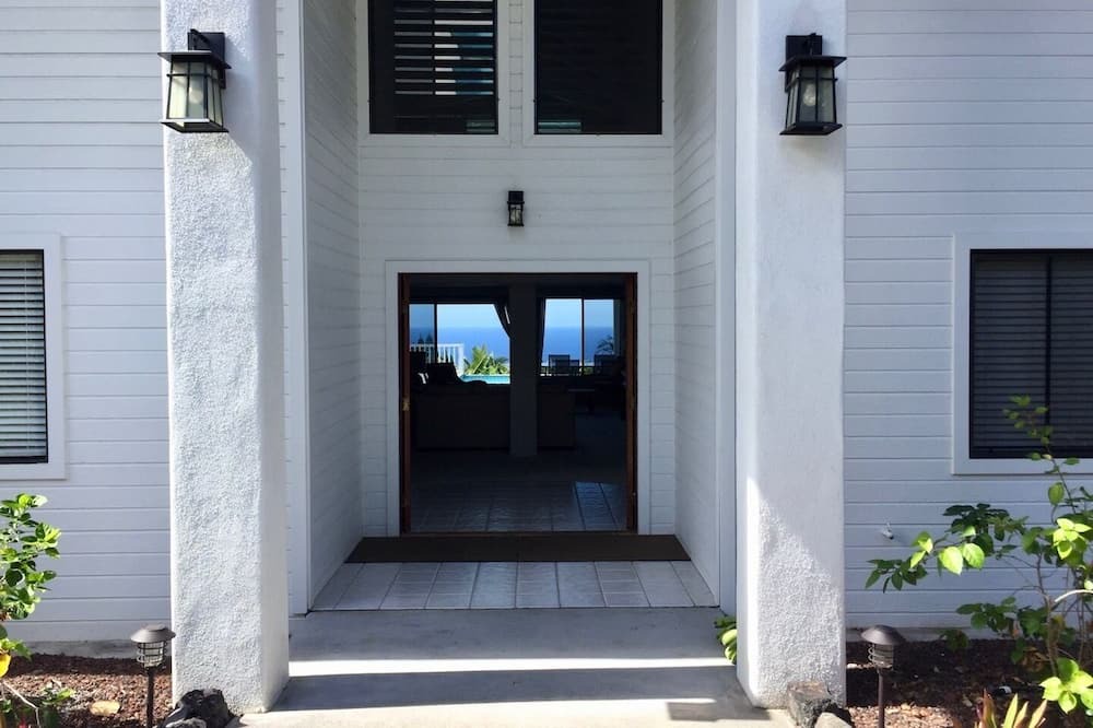 Photo of Others in Kona Palisades