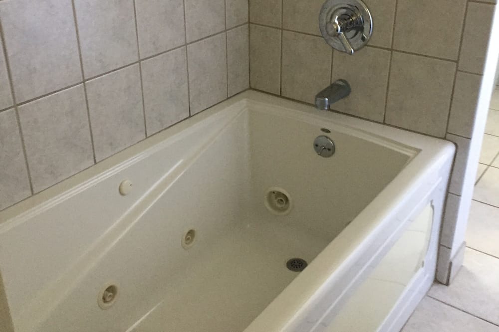 Photo of Bathroom in Waimanalo